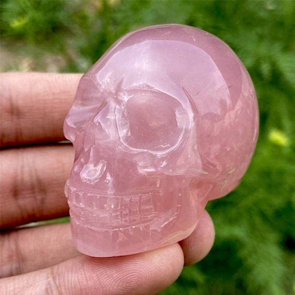 Rose quartz skull